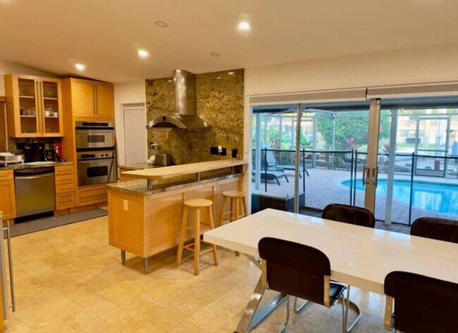 Photo - 2524 Gulfstream Ln