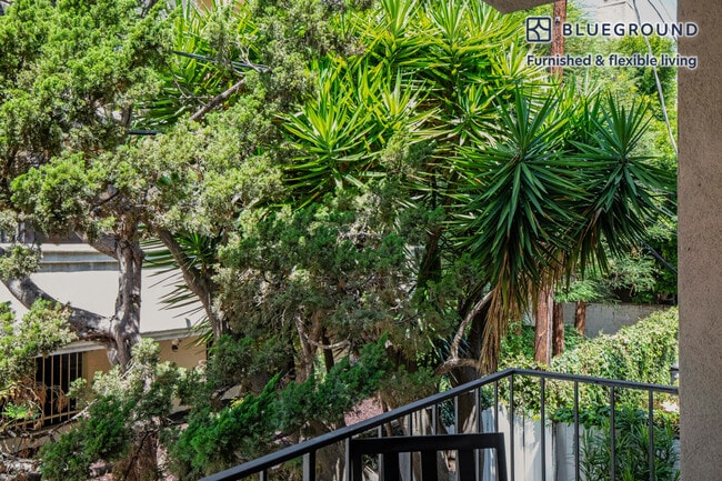 Photo - 115 N Wetherly Dr Unidad FL2-ID777