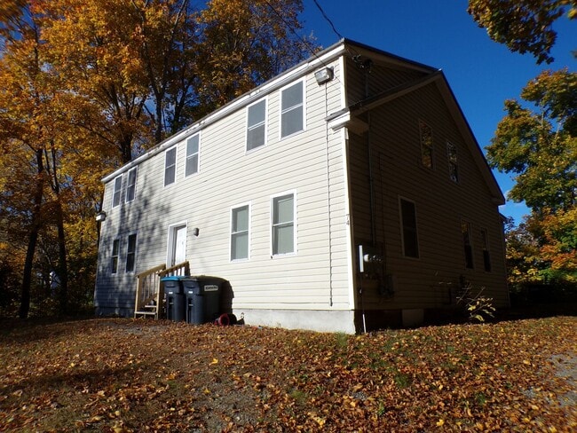 Building Photo - 74 N Main Ave Unit 3