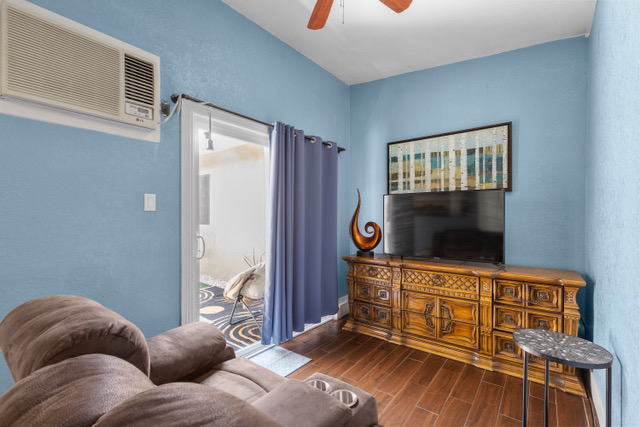 Photo - 5333 Longridge Ave Unit 4-mini