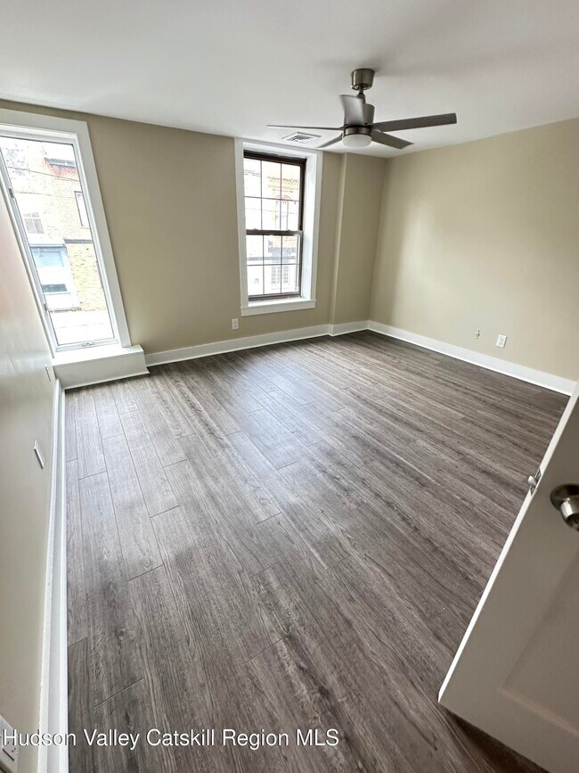 10 Reed St