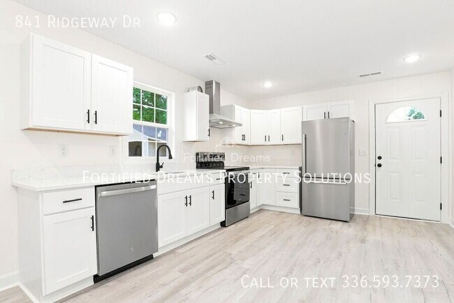841 Ridgeway Dr