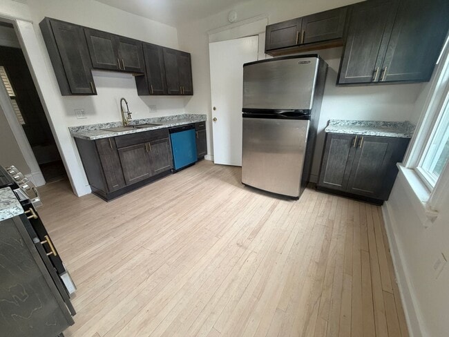 Photo - 329 W Chambers St Unit 331 W Chambers St