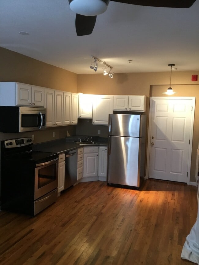 Photo - Adorable Studio in 1909 Building! Heart of Capitol Hill Unit 103