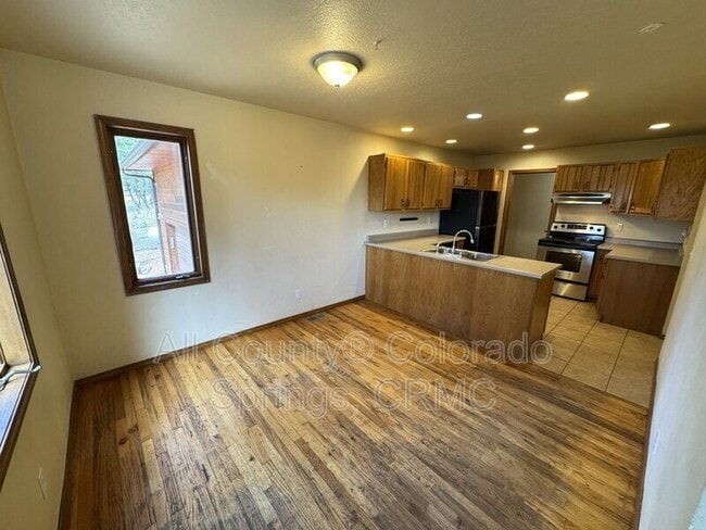 Photo - 380 Ponderosa Ln