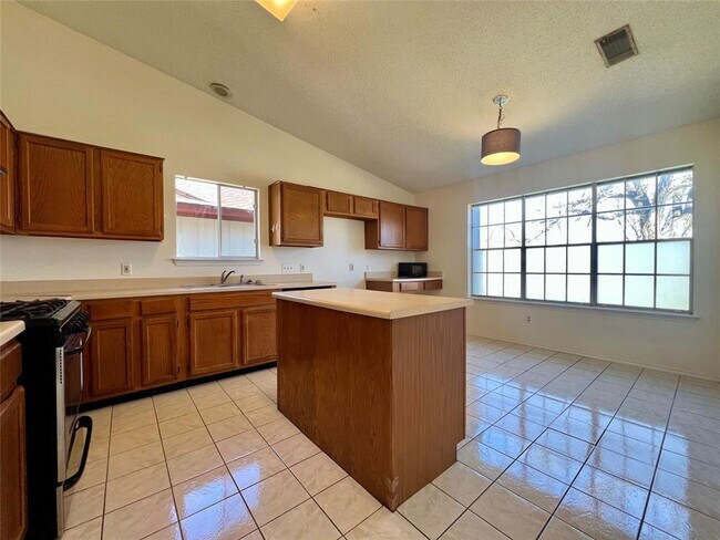 Photo - 6005 Avery Island Ave