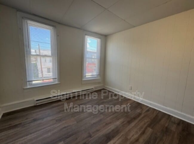 Photo - 120 N Conococheague St