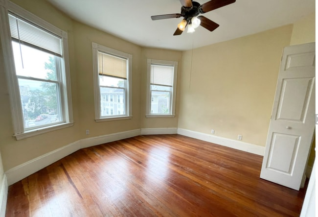 Photo - 112 Hillside St