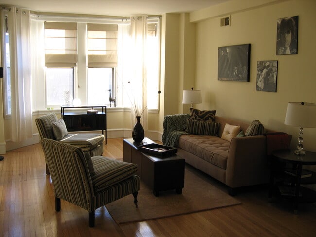 Photo - 2201 Chestnut St Unit 302