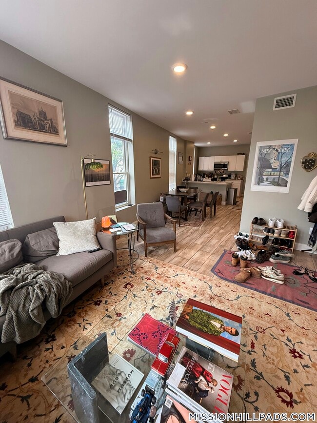 Photo - 10 Roxbury St Unit 3