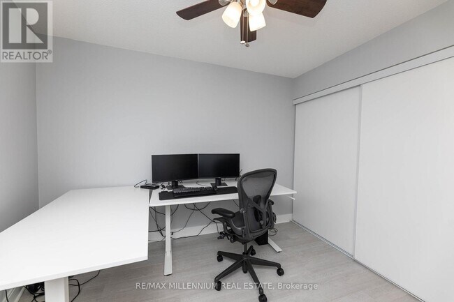 Photo - 125 Village Green Square