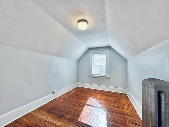 Photo - 62-64 Sheldon Terrace Unidad 64-3