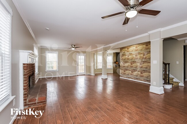 Photo - 1069 Thornwood Dr