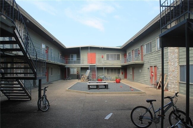 Photo - 2408 Longview St Unit 206