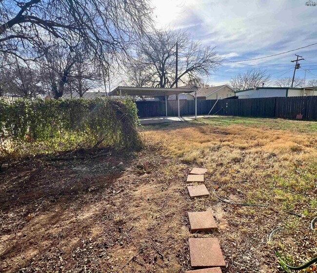 Photo - 405 E Spring St