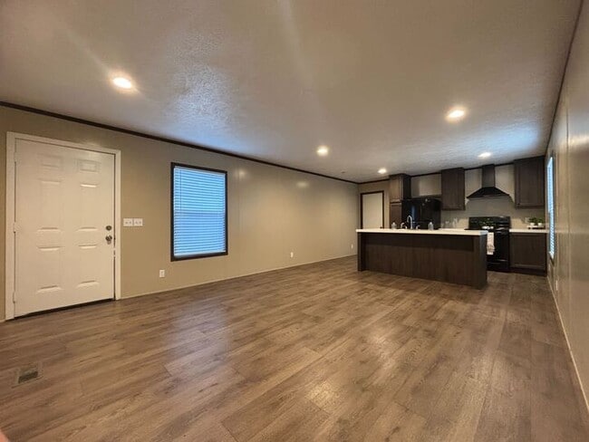 Photo - 601 Kathy St