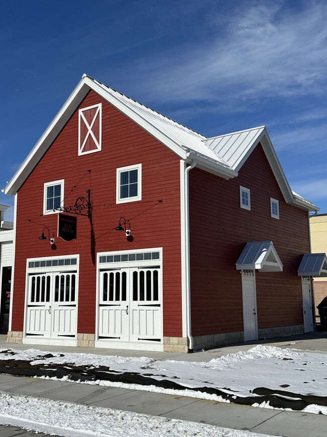 Carriage House Loft - 42 N Main St Apartment Unit 127 N Main St Upper