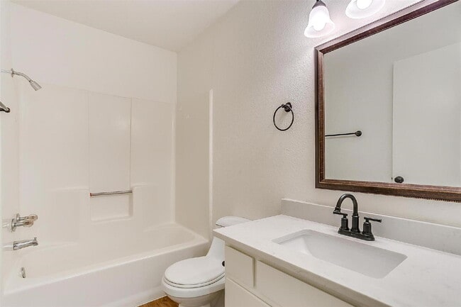 Photo - 2 Bed Duplex in Fairmount!