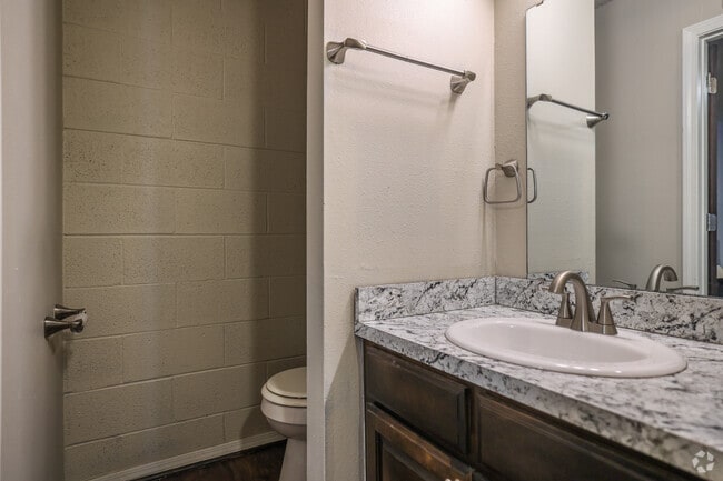 2BR, 1.5BA - 760SF - Half Bathroom