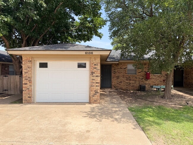 Building Photo - West Lubbock Living!