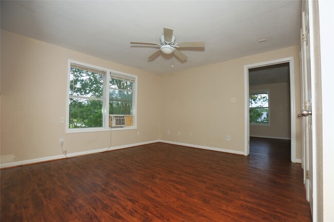 Photo - 256 E Pecan Ln Unit 3