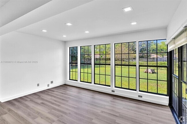 Building Photo - 418 S 57th Way Rental