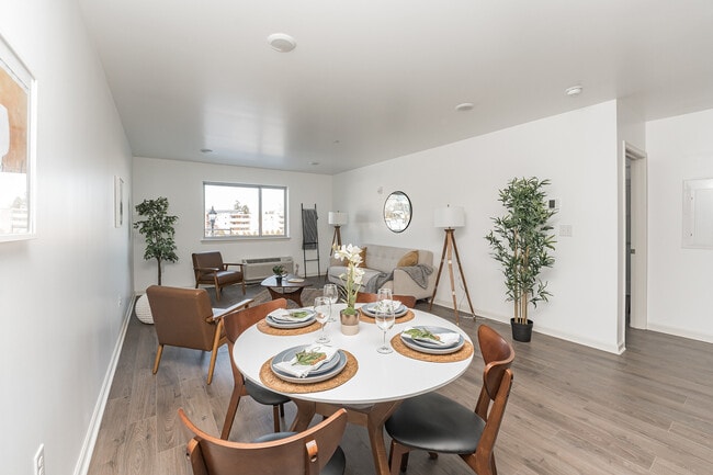 Photo - Lilac Pointe