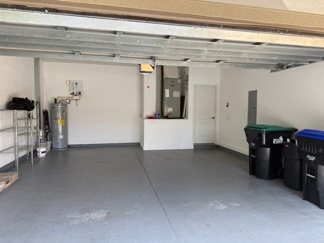 Photo - 7530 Colbury Ave