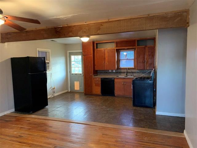 Photo - 107 S Cherry St