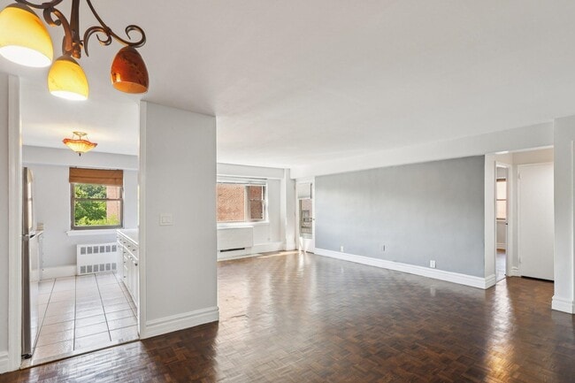 Building Photo - 8800 JFK Blvd E Unit 4J