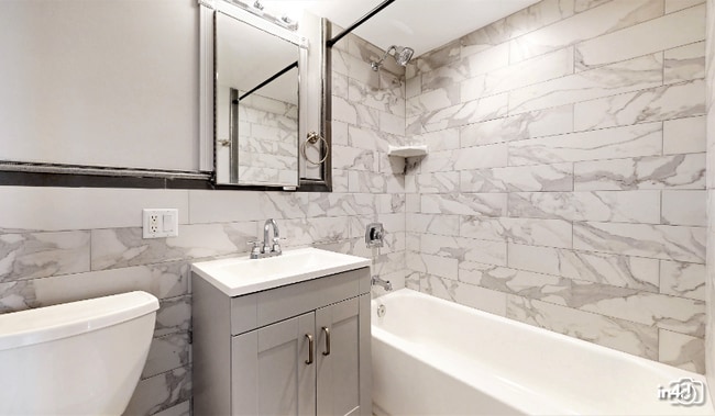 Photo - 2000 W Arthur Ave Unit 2NW