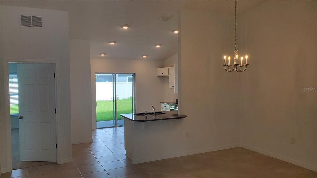 Photo - 81 Lynbrook Dr