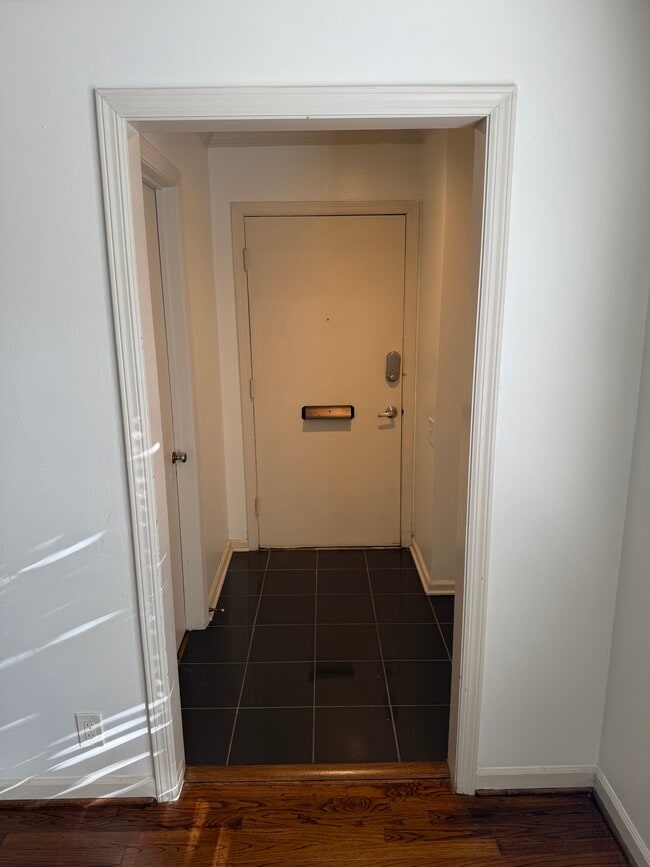 Photo - 4151 Hawthorne Ave Unidad Hawthorne Duplex