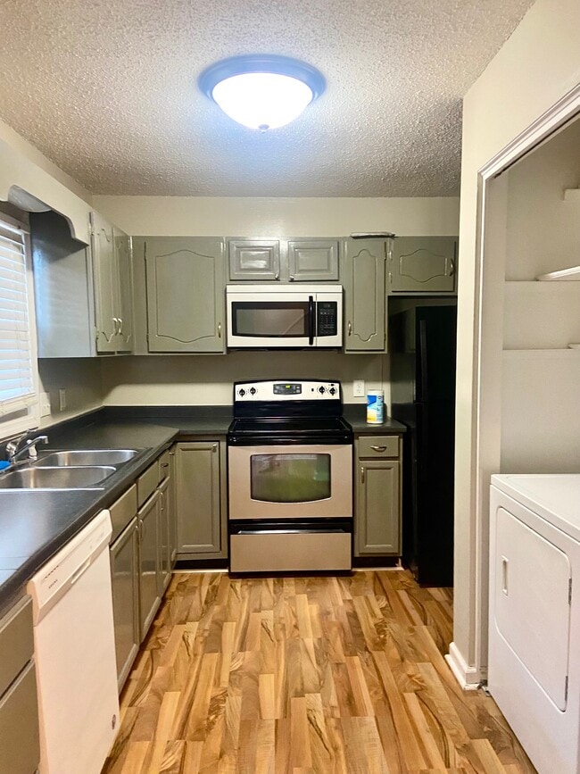 Photo - 205 Old Rocky Ridge Ln