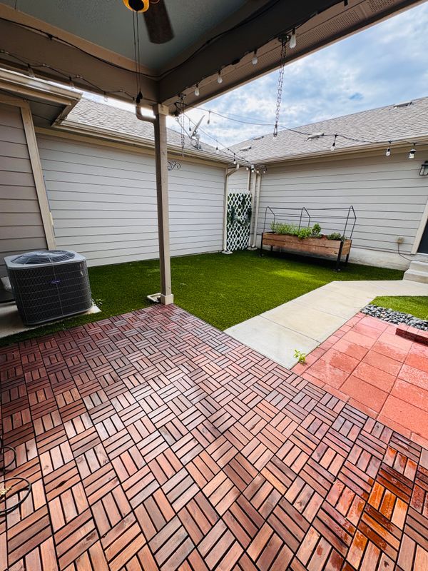 Photo - 402 Crater Lake Dr