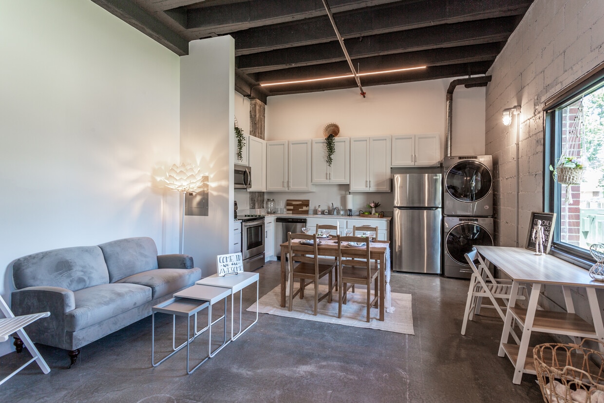 Photo - Dahlman Flats Apartments
