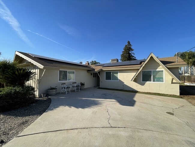 Photo - Spacious Country Home with Pool, Spa, and Solar! MOVE IN SPECIAL