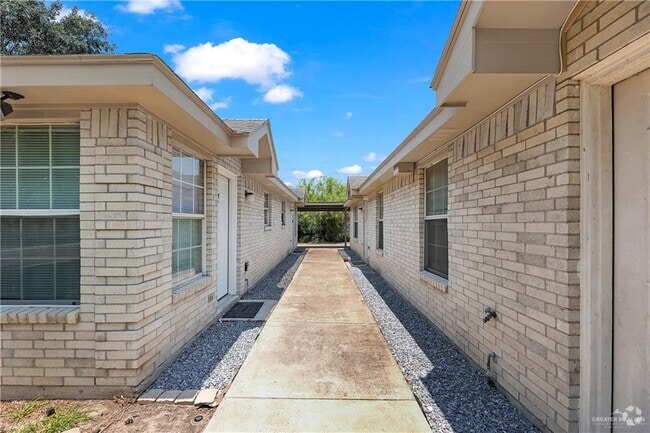 Building Photo - 601 Agate St Unit 4 Rental