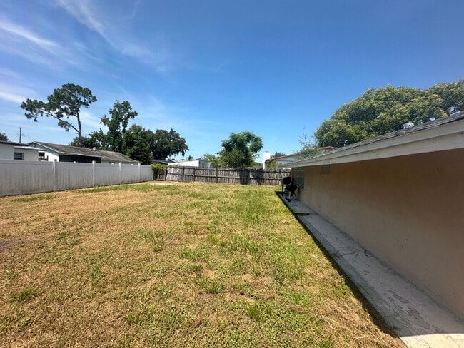 Photo - 14500 Sussex Dr