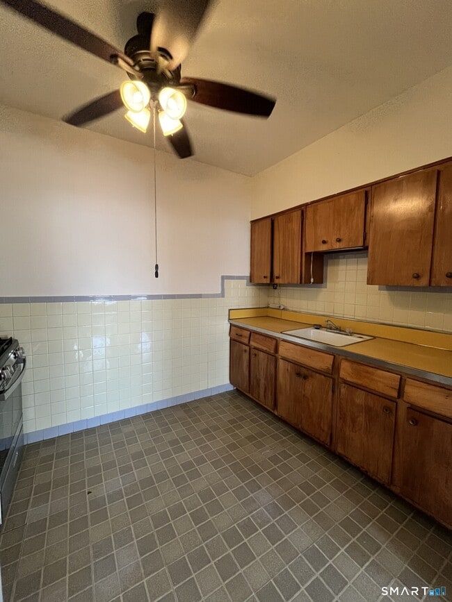 Photo - 218 Flax Hill Rd Unit 2