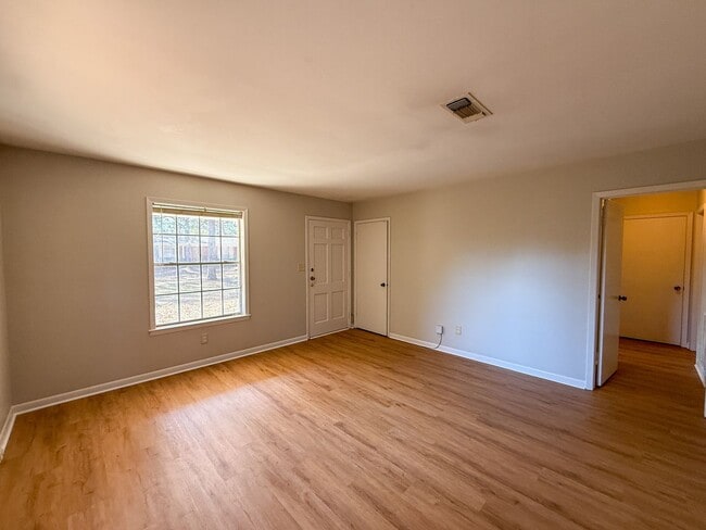 Photo - 2 Bedroom 1 Bath Duplex - Brand New Flooring and Paint!