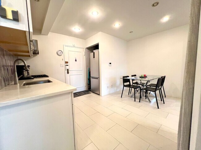 73-03 Bell Boulevard, 5M