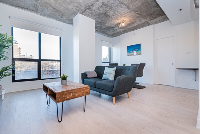 Building Photo - 100 Boul. de Maisonneuve E Unit ID1261808P