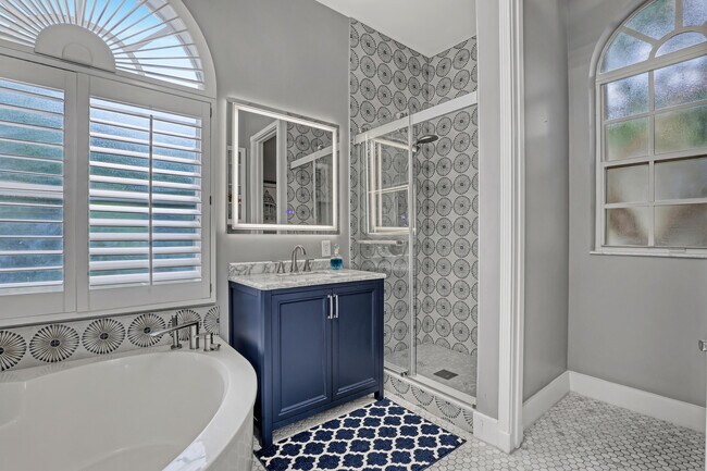 Photo - 2076 Cezanne Rd