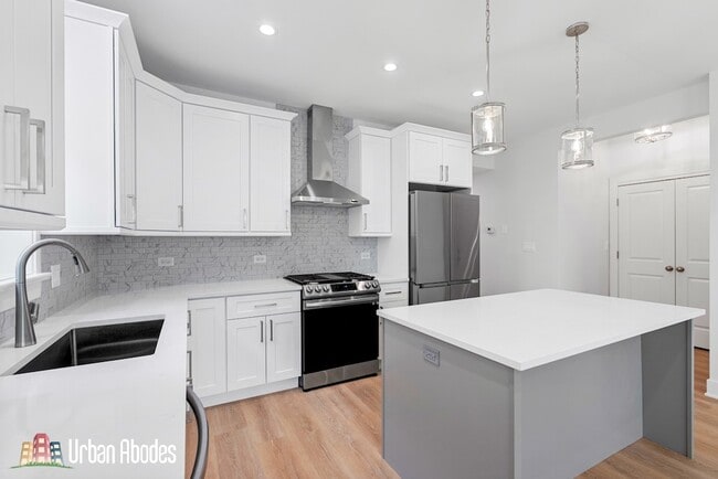 Photo - 6423 N Washtenaw Ave Unit J05W