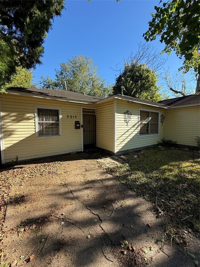 Photo - 5215 Bellfort Ave