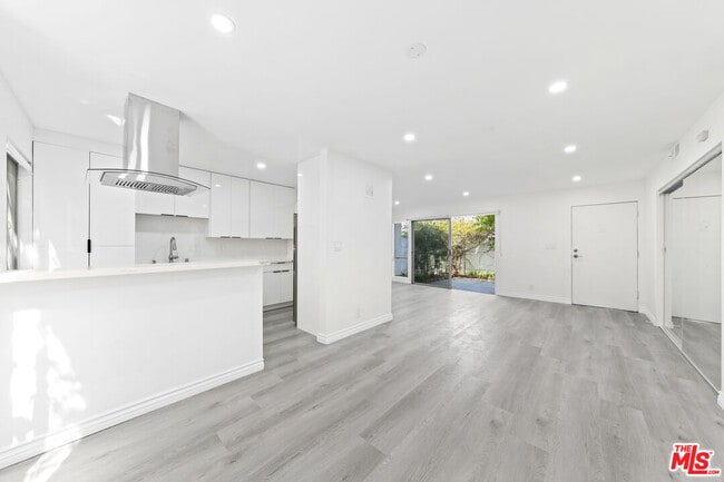 Photo - 825 16th St Unidad B