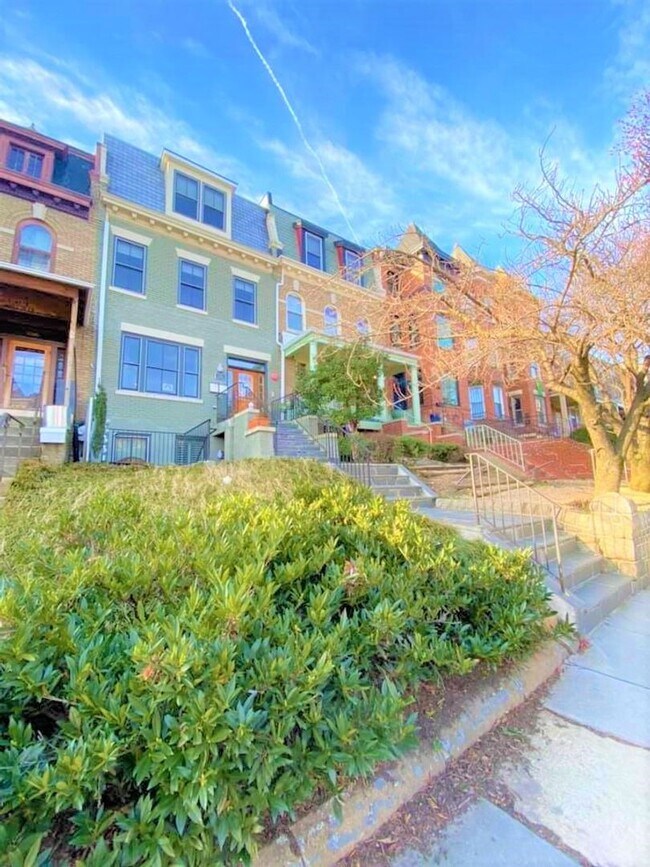 Photo - Spacious 2 BR/2 BA Apartment in Columbia H...