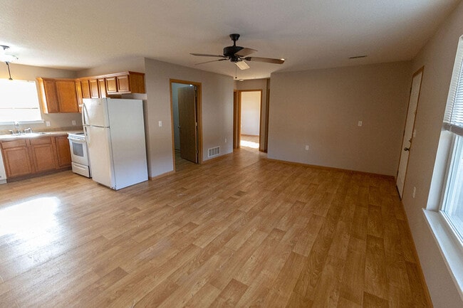 Photo - 1542 Florence Dr