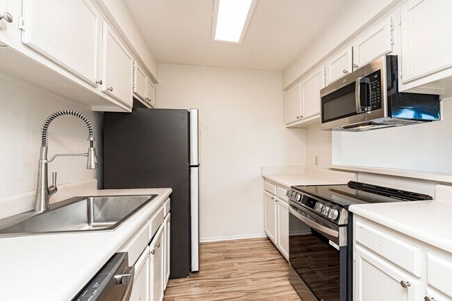 Photo - 2 Bedroom Condo Near Our Lady Of the Lake